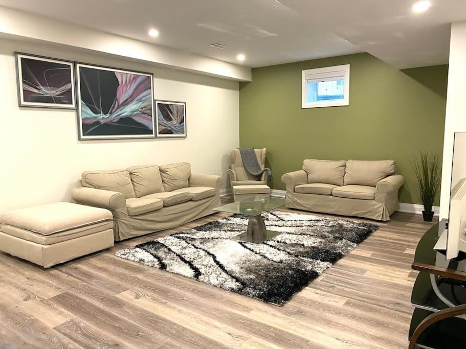 Beautiful Walk Out Basement Apartment In Pickering Near Beach Eksteriør bilde